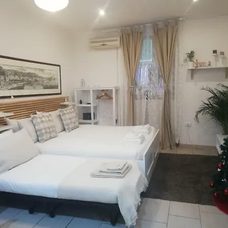 Lorenzo's Art - Spaccanapoli 2 Minuti Apartamento