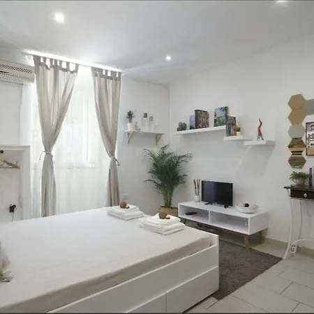 Lorenzo's Art - Spaccanapoli 2 Minuti شقة *