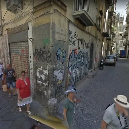 Lorenzo's Art - Spaccanapoli 2 Minuti * نابولي