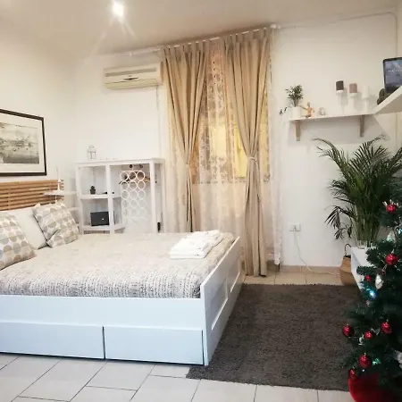 Lorenzo's Art - Spaccanapoli 2 Minuti Неаполь