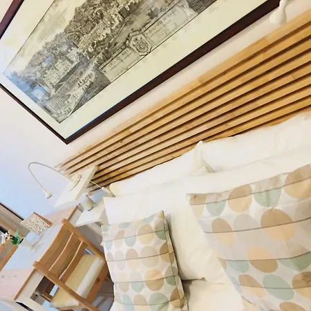 Lorenzo's Art - Spaccanapoli 2 Minuti Апартаменты