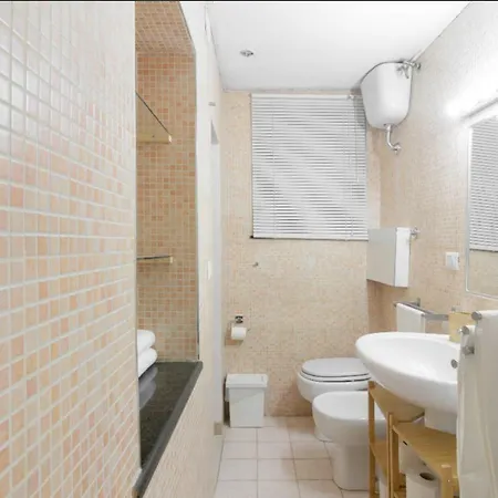 Апартаменты Lorenzo's Art - Spaccanapoli 2 Minuti